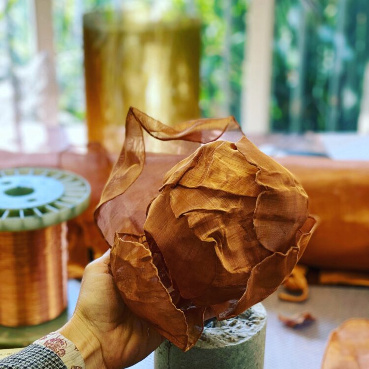 Copper Rose sculpture - Image 3